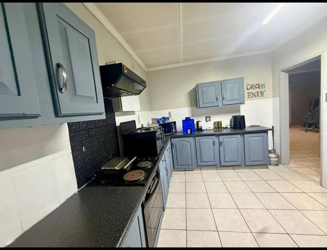3 BEDROOM HOUSE FOR SALE IN VANDERBIJLPARK CW 1